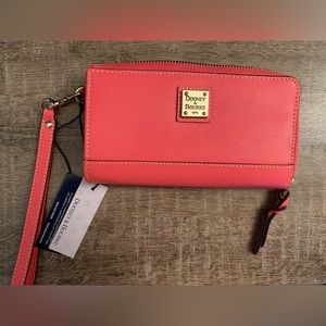 Pink Dooney & Bourke clutch or wallet. Brand new